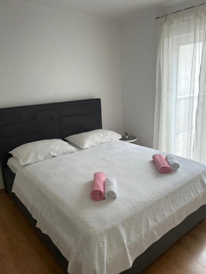 Apartmani Peco Duce Luaran gambar